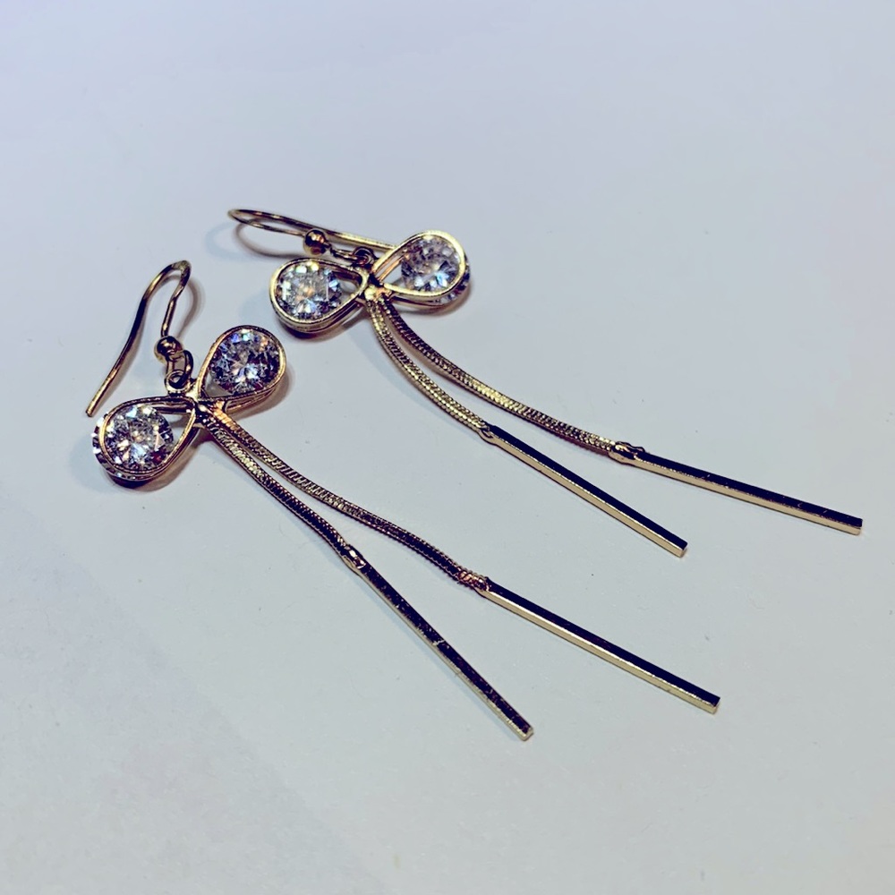 ❄️4/$20❄️ Vintage Sparkly Dangling Earrings
